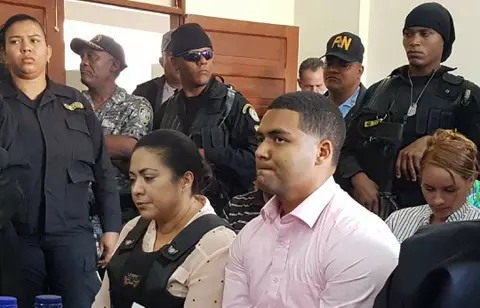 Jueza aplaza para el viernes la audiencia preliminar  del caso Emely Peguero
