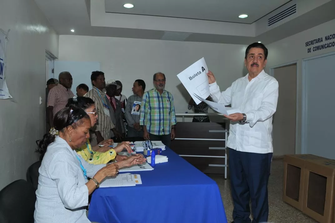 Comisión extiende plazo de votación en la Convención PRM