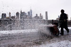 Nueva tormenta cubre de nieve el noreste de Estados Unidos