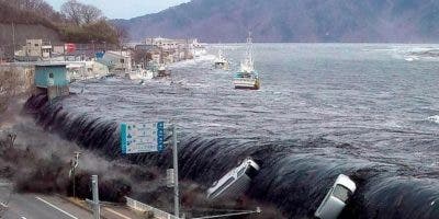 Japón conmemora con un minuto de silencio el séptimo aniversario del tsunami