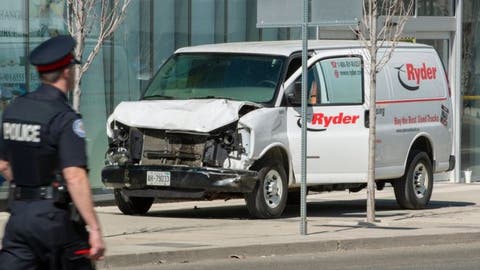 Toronto: al menos 10 muertos y 15 heridos luego de que una furgoneta atropellara a peatones en una concurrida calle de la ciudad canadiense