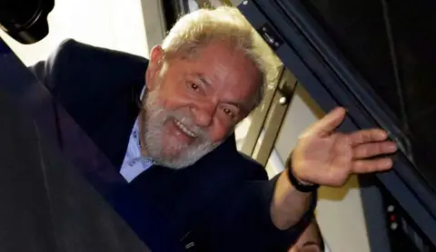 Partido de Lula niega que pague por comentarios favorables en redes sociales