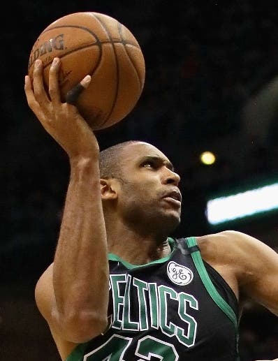 Horford anota trece puntos revés Celtics