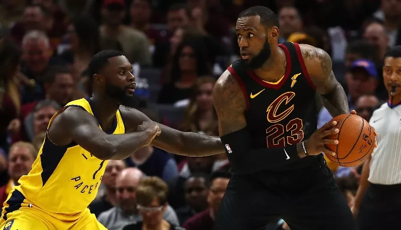 LeBron James, increíble con ‘mortal’ triple