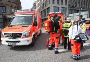 Mueren apuñaladas mujer y su hija de 1 año en Alemania