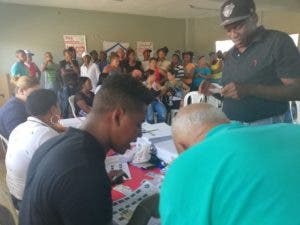 Militantes del PRM acuden masivamente a votar en convención completivas