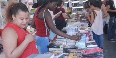 FLSD2018: Comerciantes aseguran venta de libros ha sido más fluída que el año pasado