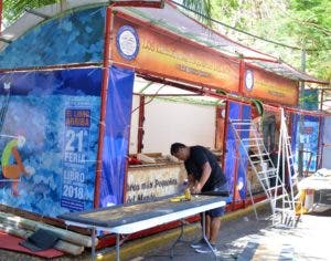 Avanza el montaje de la Feria Internacional del Libro en la Plaza de la Cultura