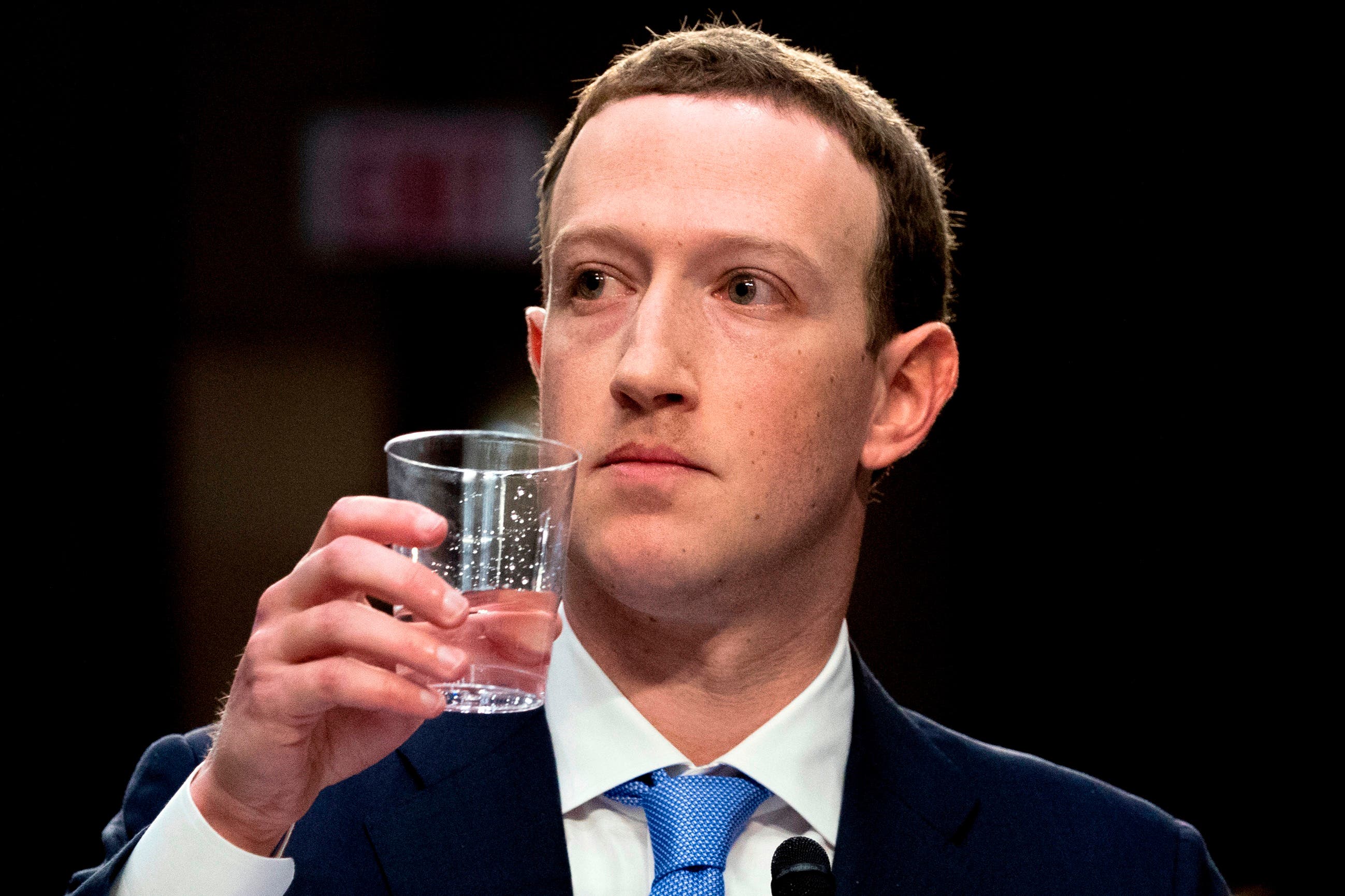«Su empresa explota a la gente por dinero y a él no le importa»: el chatbot de Meta acusa a Zuckerberg de abusos