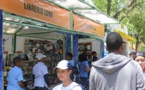 La Feria del Libro con ofertas de libros y otros atractivos para el fin de semana largo