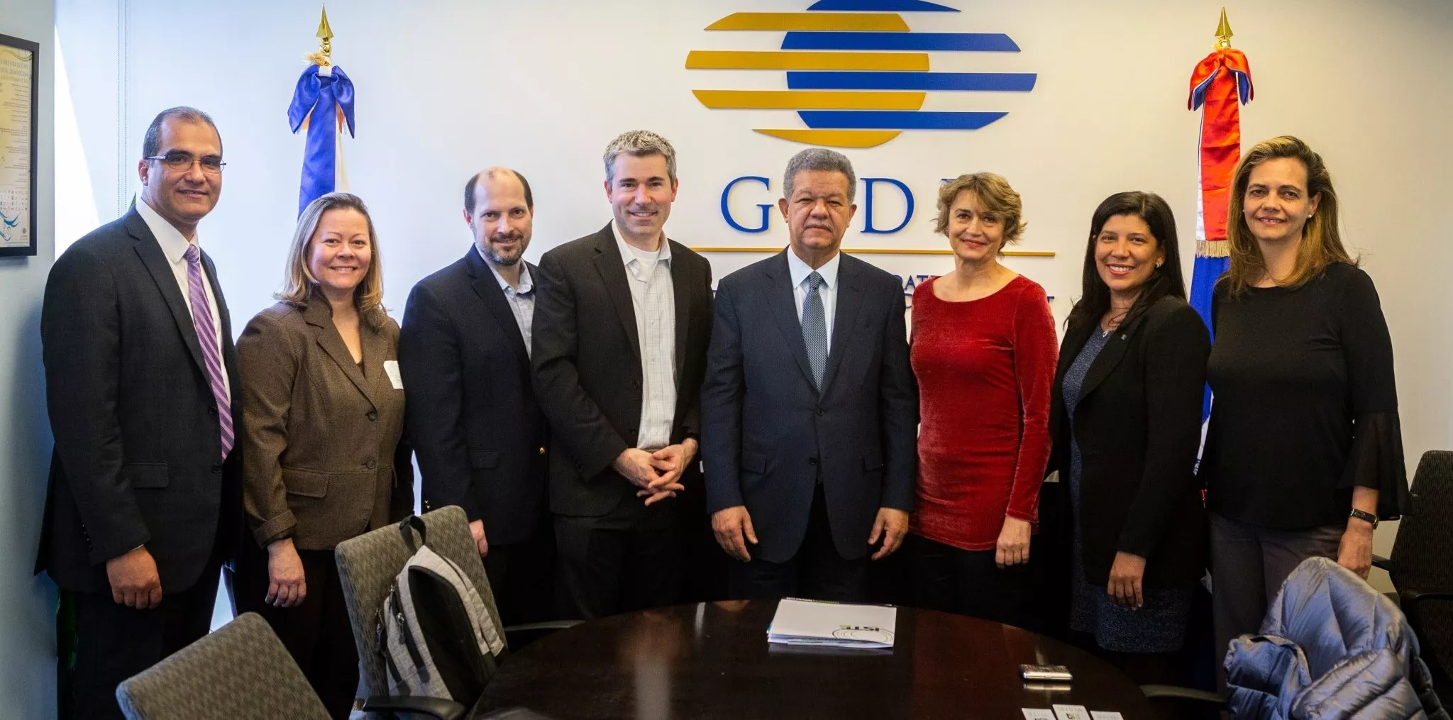 Leonel Fernández se reúne  con ejecutivos de la Sociedad Internacional para la Tecnología en la Educación