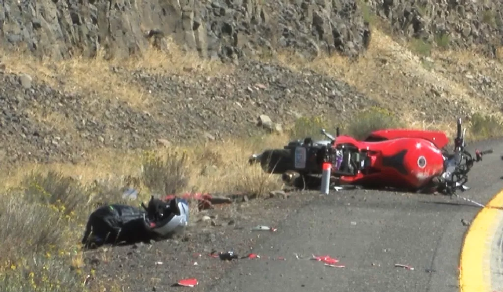 Muere hombre tras chocar la motocicleta que conducía con una yipeta en carretera Puerto Plata-Navarrete