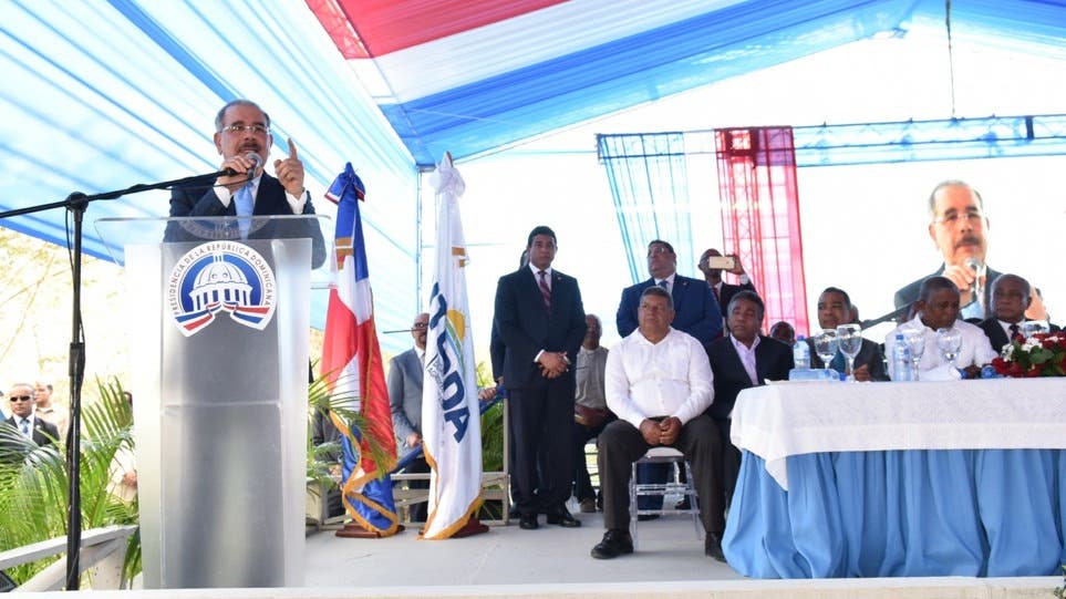 Danilo Medina entrega un Centro Regional de Capacitación Agrícola y Forestal en Bohechío