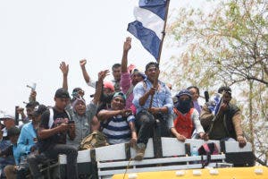 Comienza peregrinación por amor a Nicaragua con miles de personas en la calle