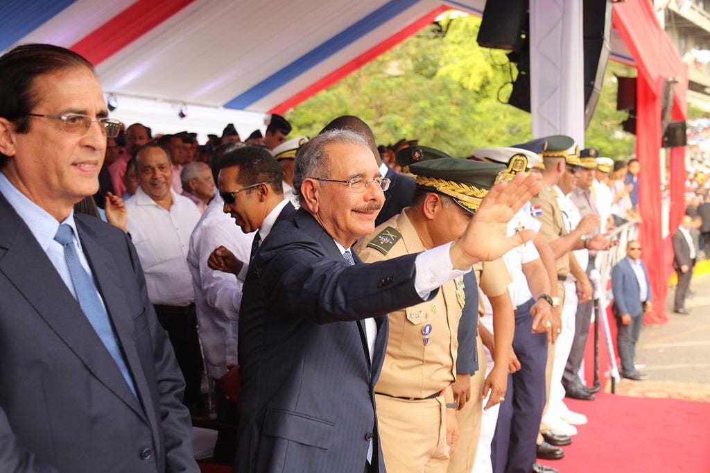 Danilo Medina  encabeza desfile por conmemoración 174 aniversario Batalla 30 de Marzo