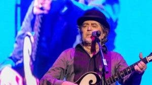 Joaquín Sabina recibe el alta hospitalaria tras problema circulatorio