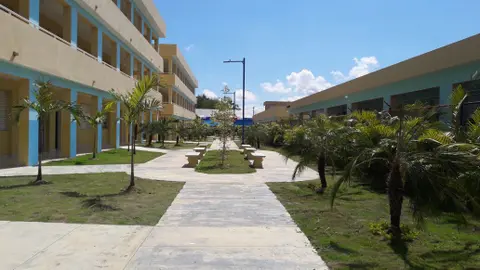 Presidente Danilo Medina entrega una escuela en Buena Vista Primera