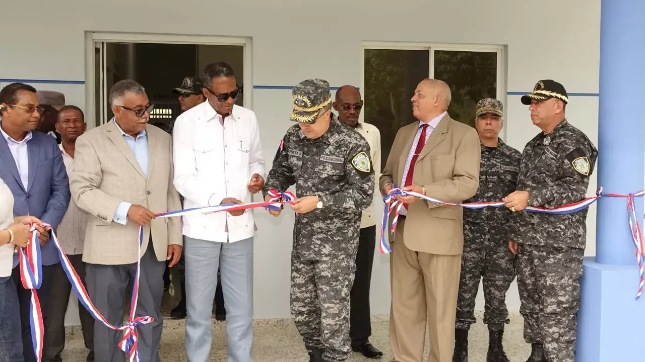 Policía Nacional inaugura dos nuevos destacamentos