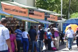 Feria Internacional del Libro concluye este lunes