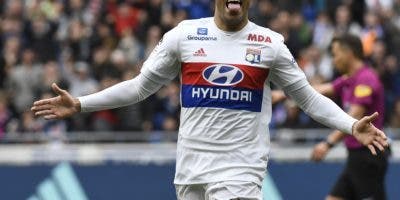 Dominicano Mariano Díaz abre la goleada de un Lyon que seguirá tercero