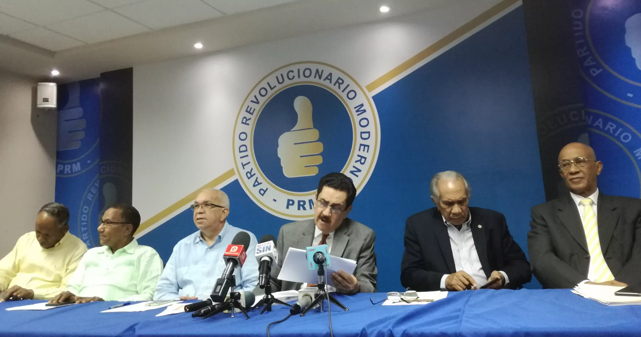 Roberto Fulcar y Bertico Santana encabezan votaciones a vicepresidentes y subsecretarios PRM