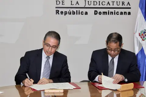 Escuela Nacional de la Judicatura y Misión Internacional de Justicia firman acuerdo de cooperación