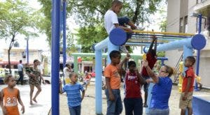 Collado entrega remozado el parque de Guachupita