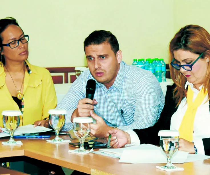 Venezolanos solicitan ayuda en el Congreso