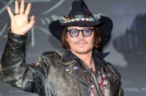 Actor Johnny Depp intenta agredir a un técnico durante un  rodaje