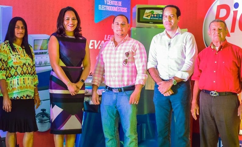 El Grupo Rica entrega premios a los cinco ganadores de su promoción