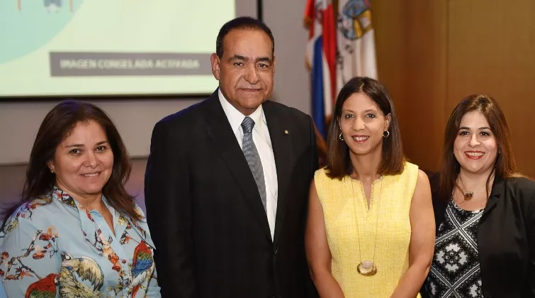 Grace Cochón, Julio Amado Castaños Guzmán, Odile Camilo y Eloísa Pérez.