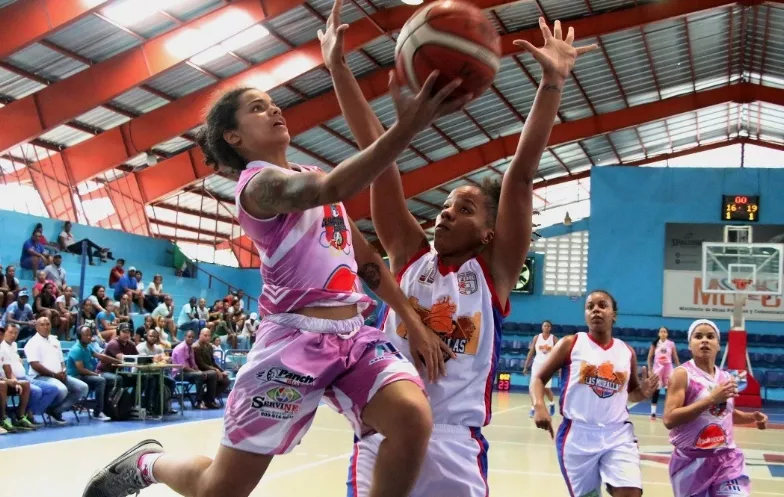 Olímpicas obligan juego decisivo en básket femenino