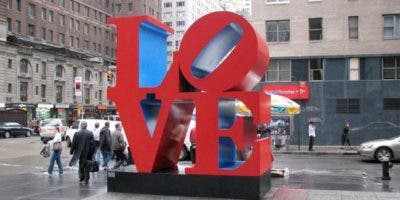 Muere a los 89 años Robert Indiana, creador de las populares esculturas LOVE