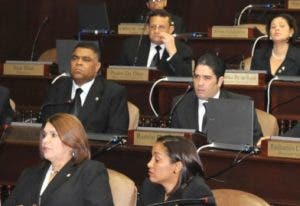 Observatorio alerta excesos de diputados