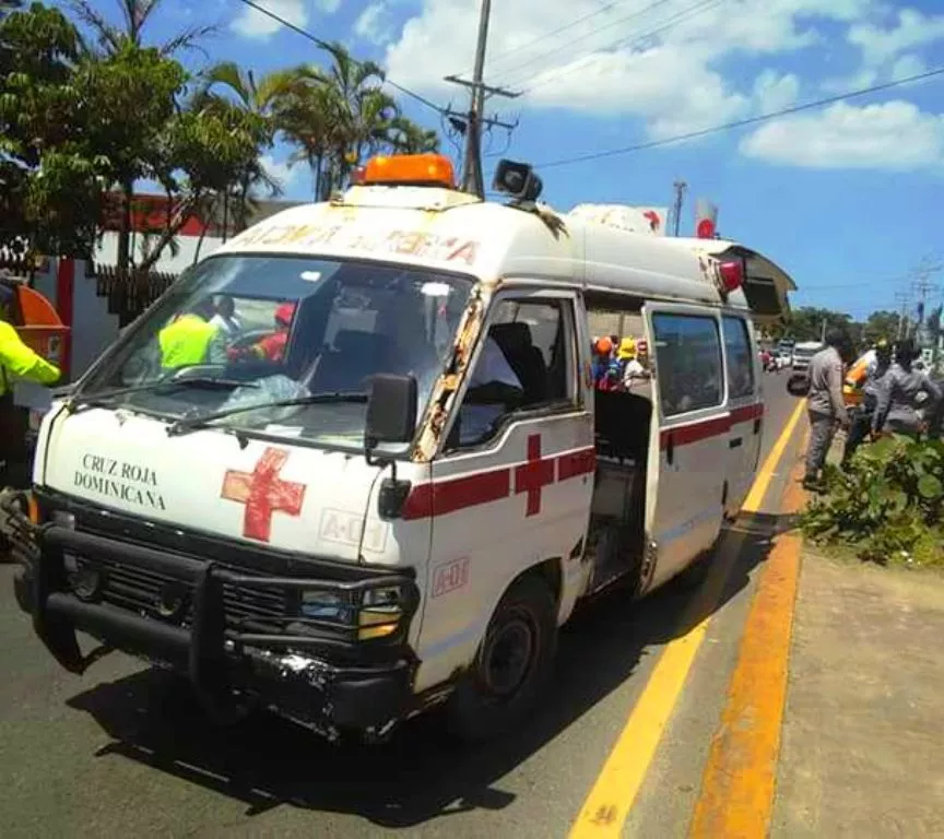 Ambulancia de la Cruz Roja Dominicana en Puerto Plata se cae a pedazos