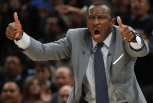 Dwane Casey, de entrenador del año a ser despedido por los Raptors