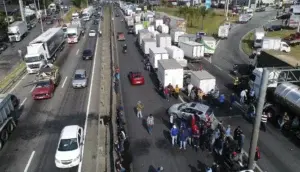 Brasil: Huelga de camioneros causa desabasto de combustible