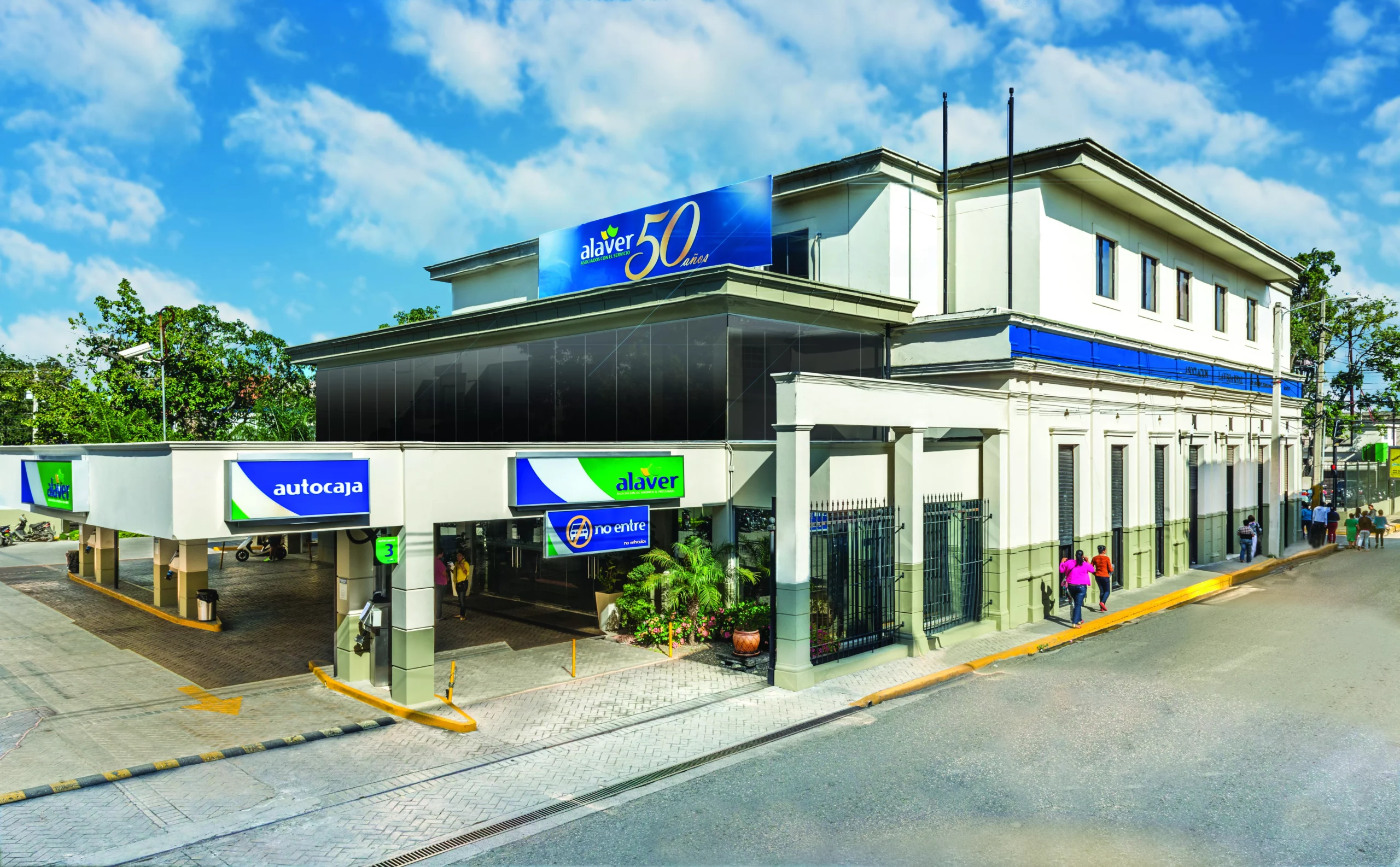 fachada-alaver_gilberto-liz-polanco_-31