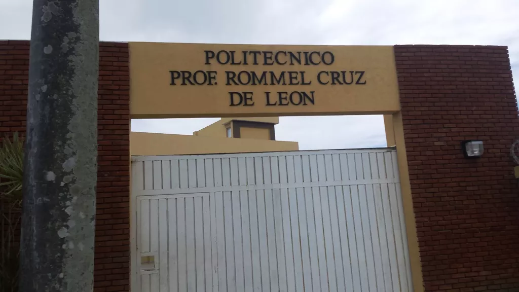 Politécnico recién inaugurado en Puerto Plata funciona “a manos peladas”