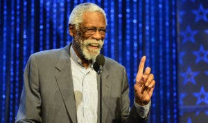 Dan de alta a Bill Russell, integrante del Salón de la Fama