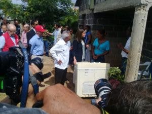 Reina Letizia visita proyecto de cooperación en Monte Plata