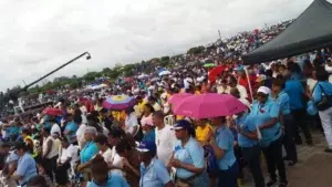 Miles de católicos participan en procesión por el Día de Corpus  Christi