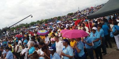 Miles de católicos participan en procesión por el Día de Corpus  Christi
