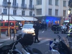 Reportan dos muertos por ataque con cuchillo en París