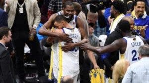 Golden State barre a los Cavaliers y se corona campeón de la NBA 2018