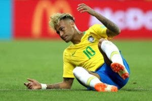 Tropezón de Brasil contra Suiza en el Mundial de Rusia 2018