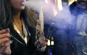 Salud Pública insta jóvenes evitar consumo de hookah, cigarrillos electrónicos y tradicionales