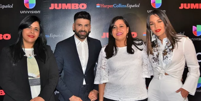 Jumbo presenta libro de Jomari Goysoel   “Desnudo”