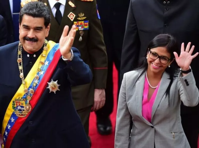 Maduro hace nuevos cambios en gabinete