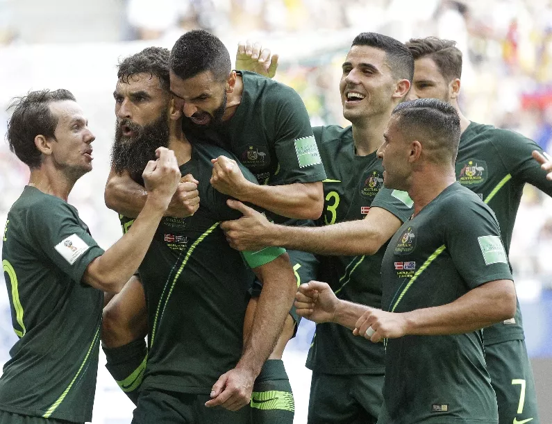 Australia sigue viva al igualar 1-1 ante  Dinamarca